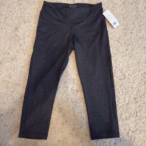 NWT Reva Vitality Capri Pants XS Moisture Wick, Pocket, Grey, Chafe Resistance